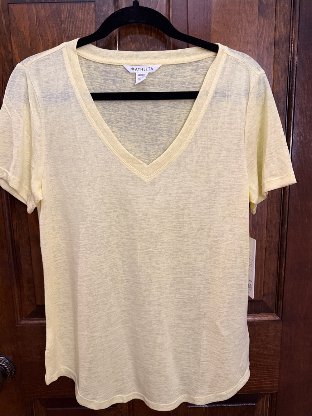 NWT Woman’s Athleta Breezy Scoop Yellow V-Neck Short Sleeve Tee- Size Small